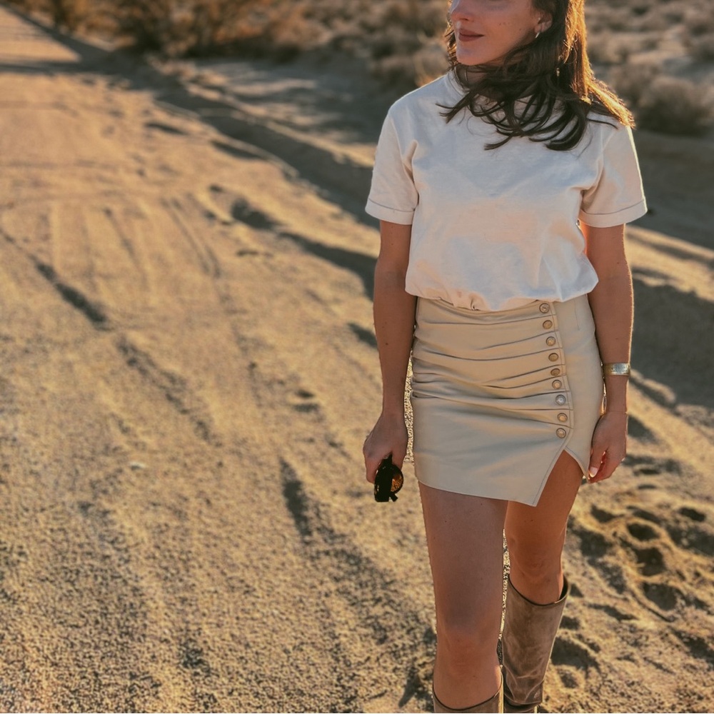 RETROFETE Willa Leather Pleated Skirt, Beige Size Small - Picture 2 of 11